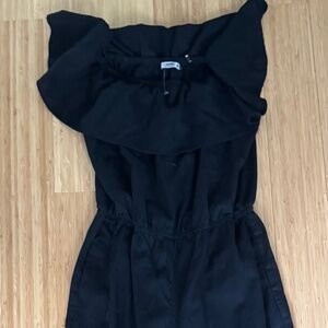 Black sleeveless jumper